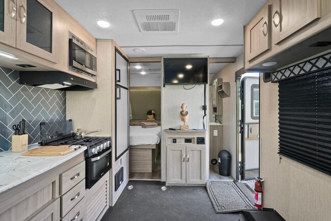 Photo - 2014 Newman St Unit ID1094228P