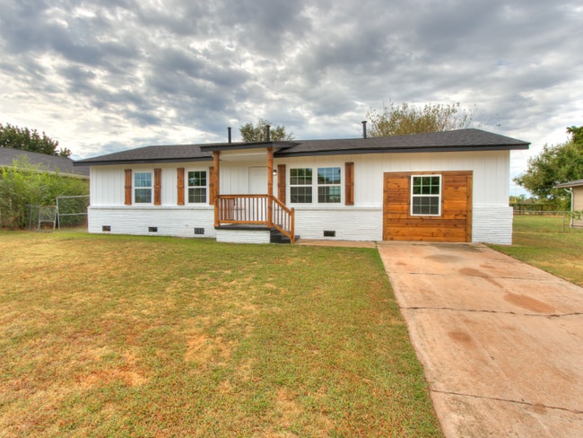 Photo - 8308 NE 33rd St