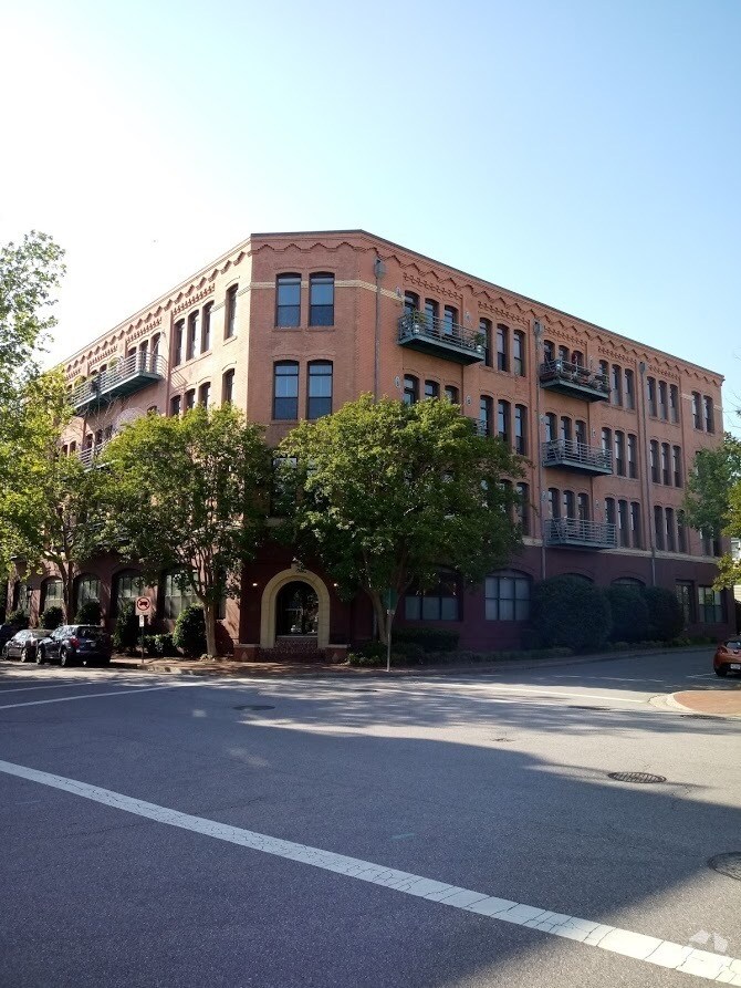 Hecht Building - Hecht Building Apartments