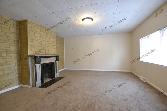 Photo - 215 N Broadway St