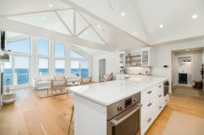 14 Sunset Point Rd