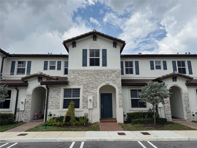 Building Photo - 3 bedroom in Miami FL 33167 Rental