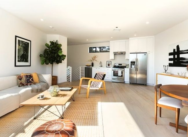 Photo - 2221 Jerome Way