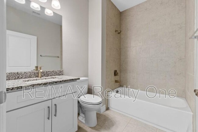 Photo - 735 E Toledo Dr