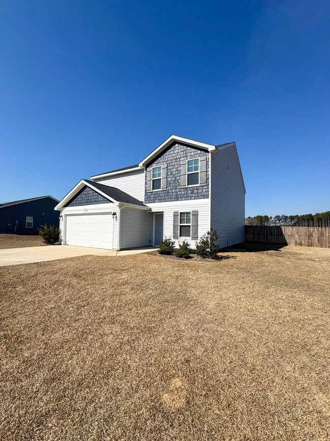 Photo - Spacious 4 Bed 2.5 Bath Home with Flex Rooms