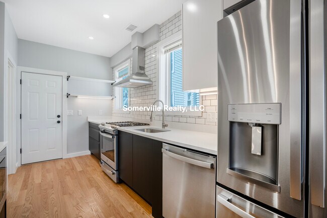 Photo - 27 Linden St Unit 3