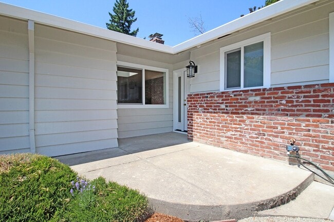 Photo - 14155 SW Red Haven Dr