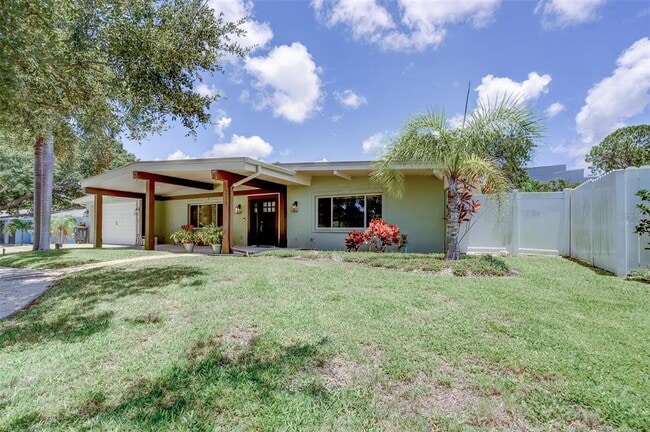 Photo - 215 Garden Cir