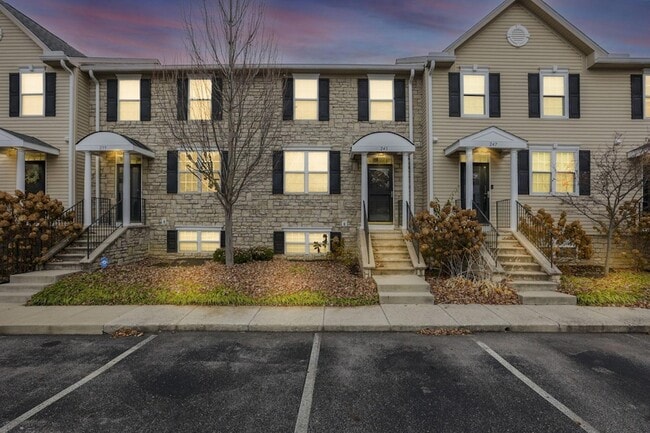 Building Photo - 243 Oxford Oak Dr Unit 243