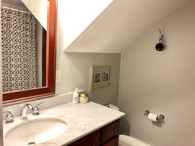 Photo - 220 W Springfield St