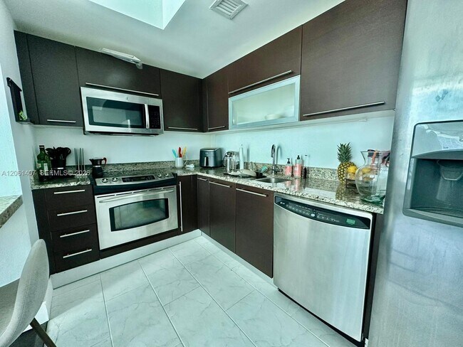Photo - 950 Brickell Bay Dr Unidad 2406