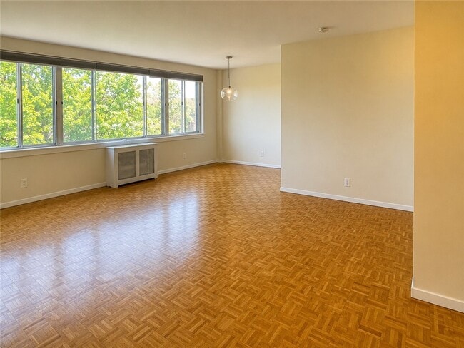 Photo - 1000 East Ave