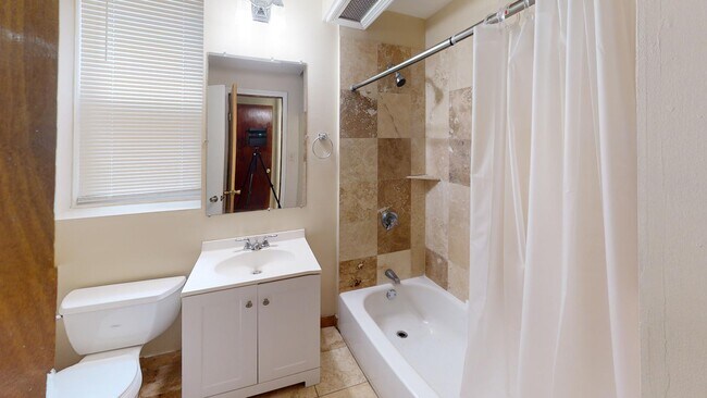 Building Photo - 1193 Commonwealth Ave Unit 19