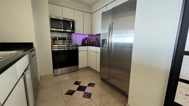 Photo - 2475 Brickell Ave