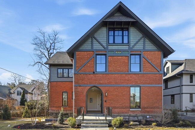 Photo - 34 Clinton Ave Unit 2