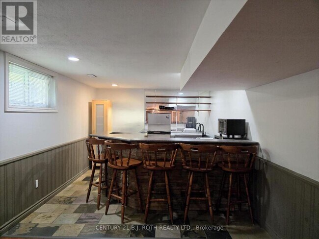 Photo - 105 Chieftain Crescent