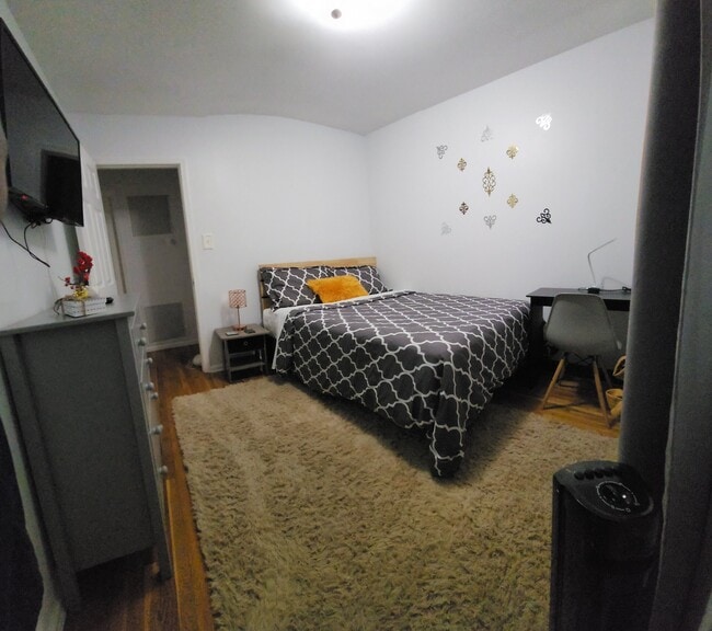 Photo - 179-30 142nd Ave