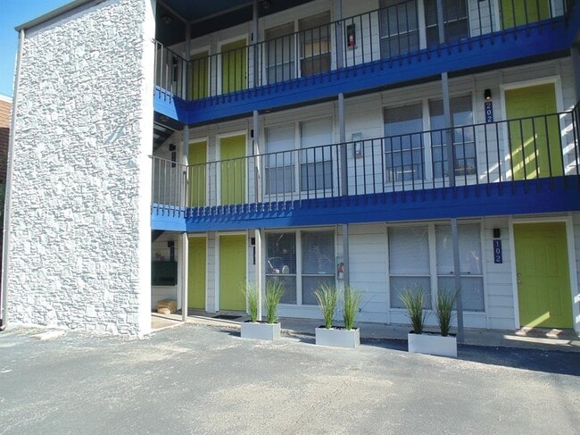 Building Photo - 4303 Duval St Unit 302 Rental