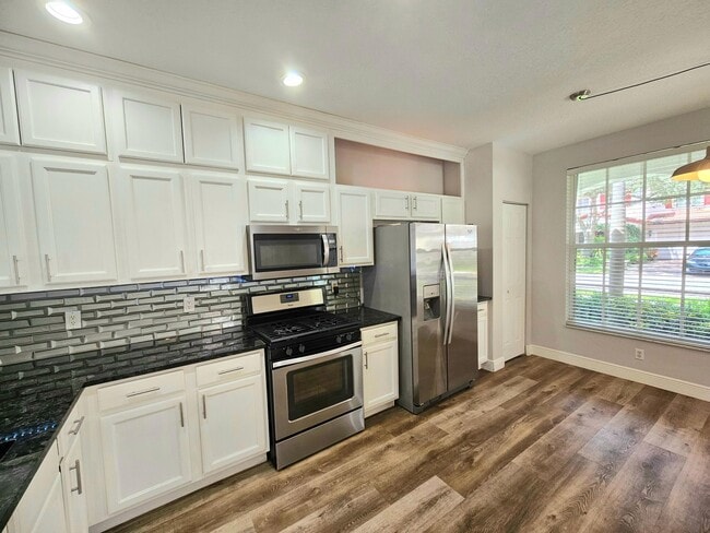 Photo - 318 September St