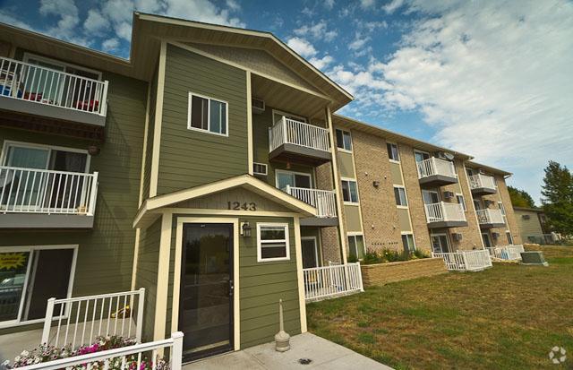 Seven Pines Apartments - Seven Pines Apartments