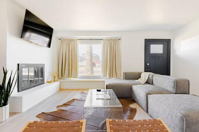 Photo - 8447 E Vernon Ave