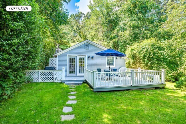 Photo - 31 Wainscott Stone Road House