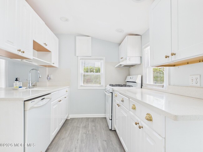Photo - 325 15th Ave