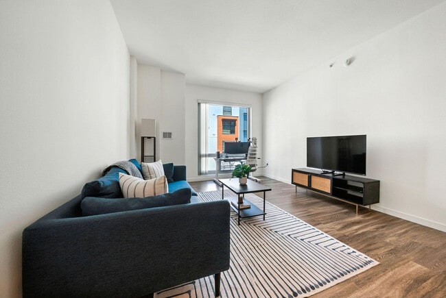 Building Photo - 1201 4th St Rental