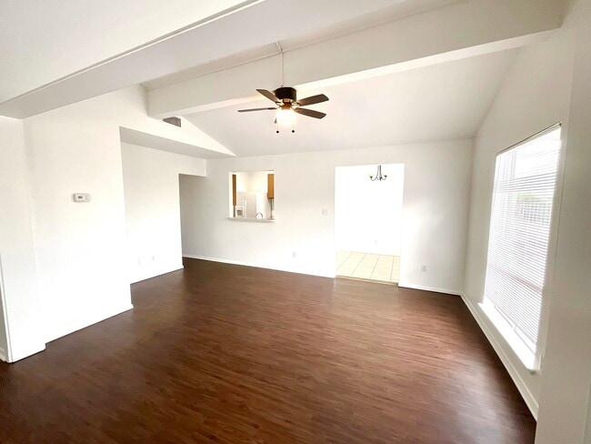 Photo - 319 Nolen Dr
