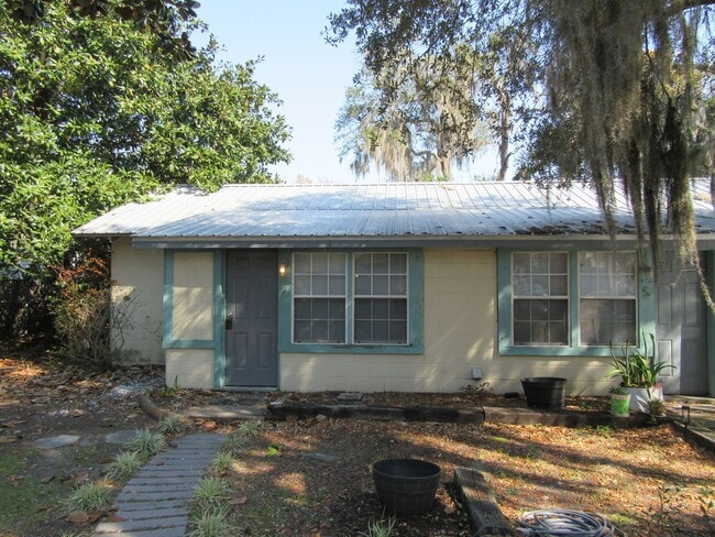 Building Photo - 1511 Molitor Ave Unit 1511 Molitor Ave #6