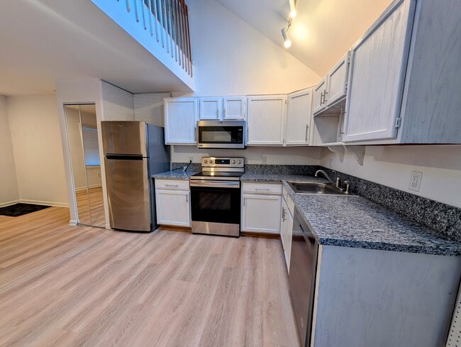 Photo - 301 Riverdale Dr