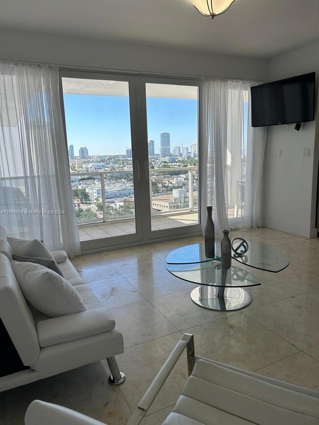 Photo - 100 Lincoln Rd Condominio Unidad PH14