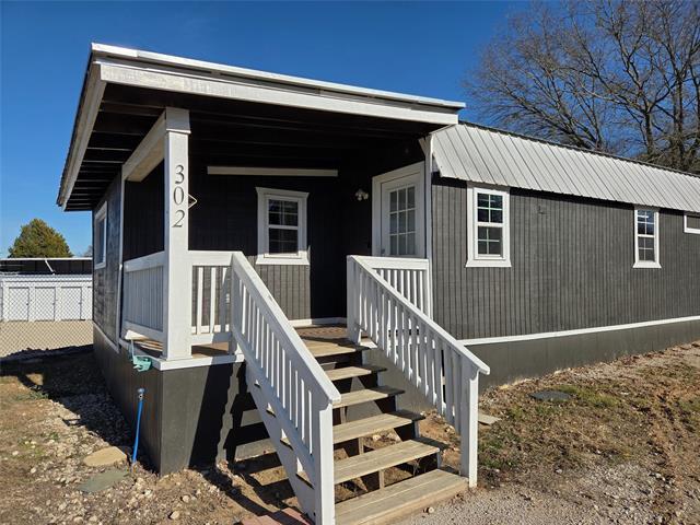 Photo - 302 Carson Cir