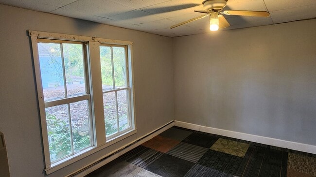 137 South Ave Unidad 3; Top Floor