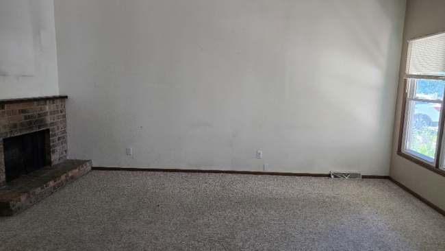 Photo - 16830 Dane Ct W
