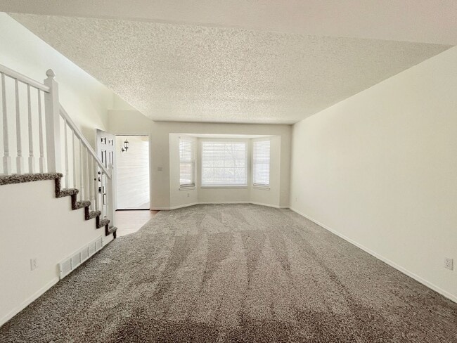 Photo - Two Story 4 Bed/2.5 Bath Home in Walking Distance to Cottonwood Park