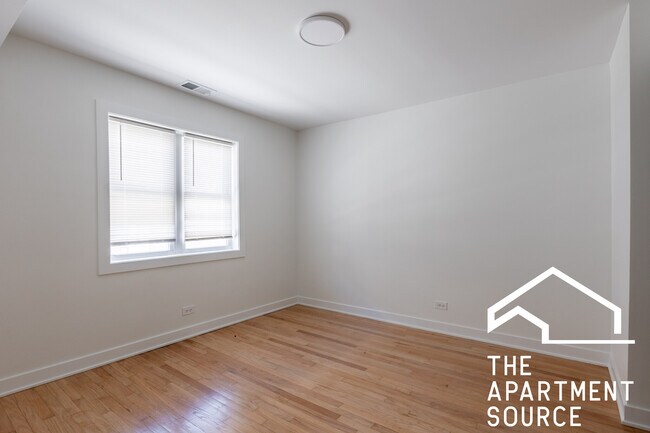 Photo - 1756 W Rosehill Dr Unit 1F