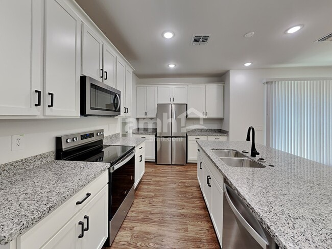 Photo - 15074 W Sherman St