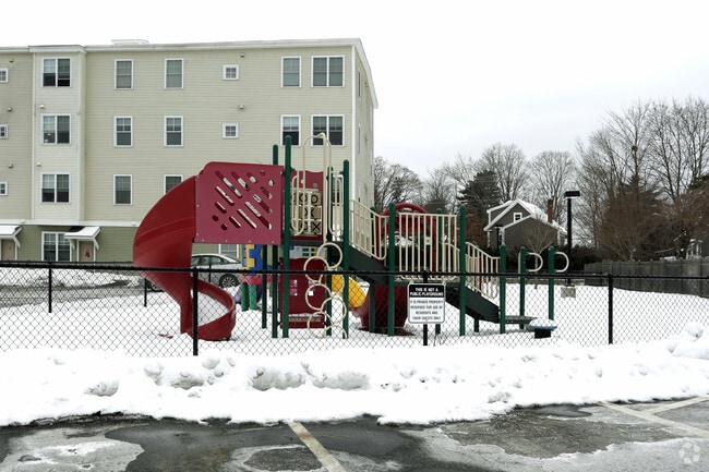 Photo - Linscott Court Apartments