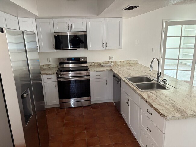 Photo - 923 W Posada Ave