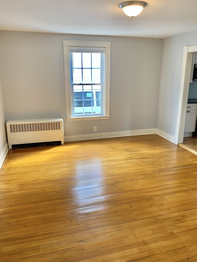 Photo - 252 Grove St