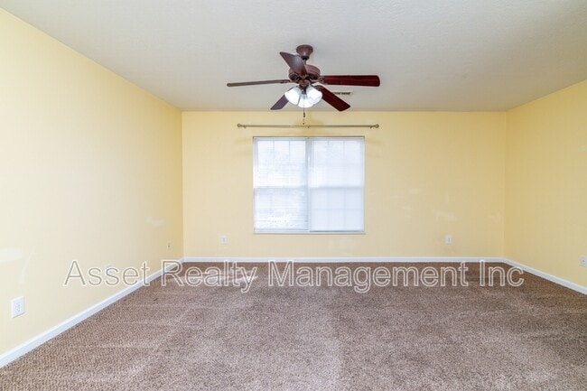 Photo - 1667 Maple View Way