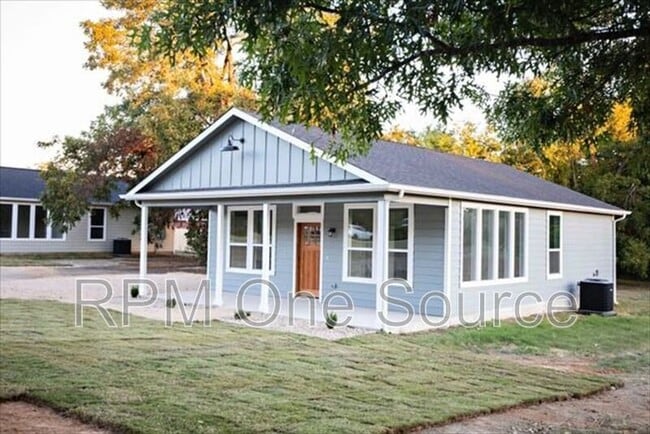 Photo - 704 Walnut St Casa