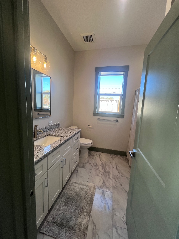 Photo - 422 W 18th St