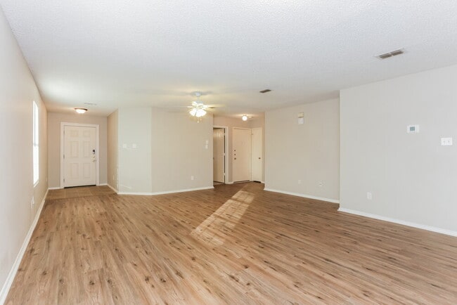 Photo - 918 Anvil Creek Dr