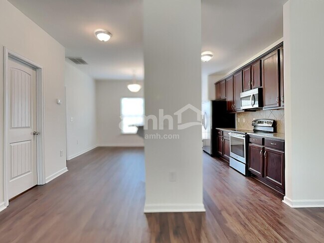 Photo - 913 Bridlemine Dr