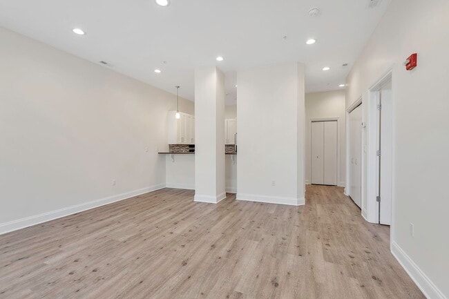 Building Photo - 251 Main St