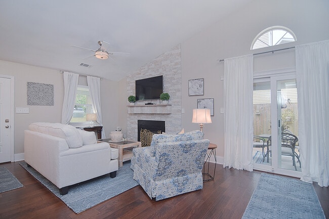 Photo - 16611 Glenfurness Dr
