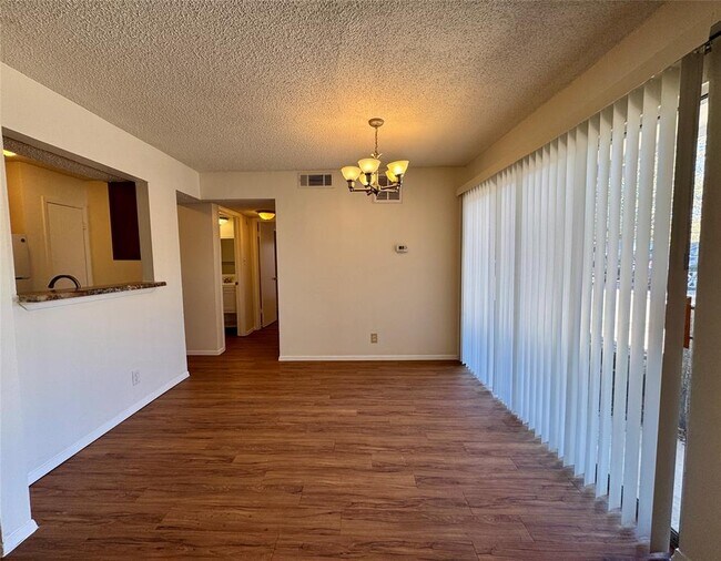Photo - 8905 Parkfield Dr Unit 102