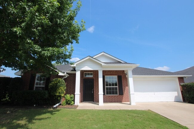 Building Photo - Stunning 3 bed 2 bath in Whitehouse ISD!